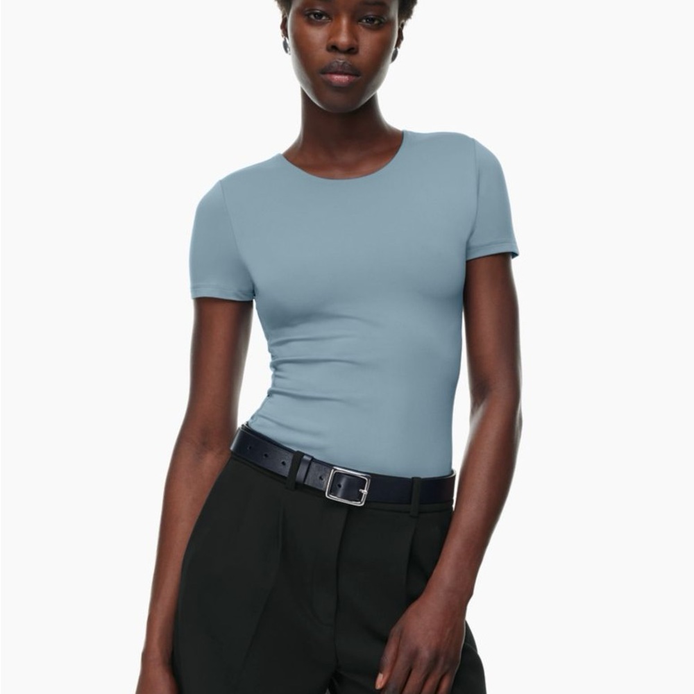 Babaton XS contour crew hip shirt sleeve slab blue